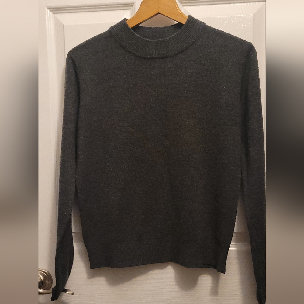 Sag Harbor Dark Grey Sweater